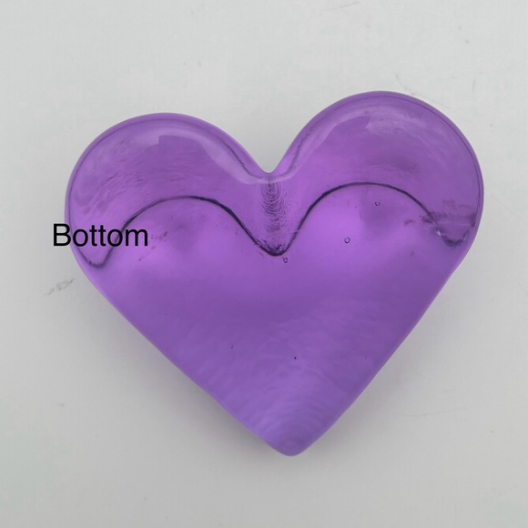 FIRE AND LIGHT RECYCLED GLASS PURPLE HEART PAPER WEIGHT SIGNED 2007 - Picture 6 of 11